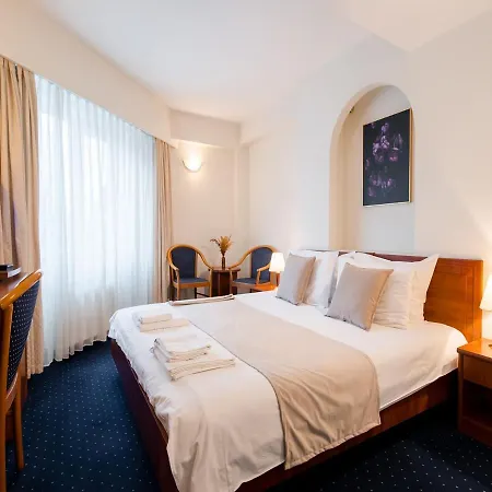 Hotel Excelsior 3*