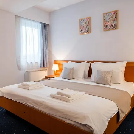 Excelsior Hotel 4*