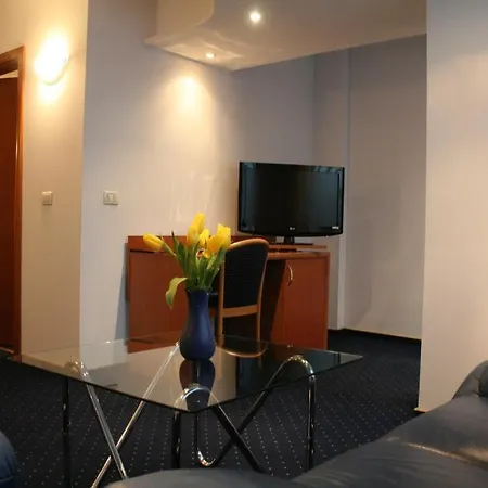 Excelsior Hotel 4*